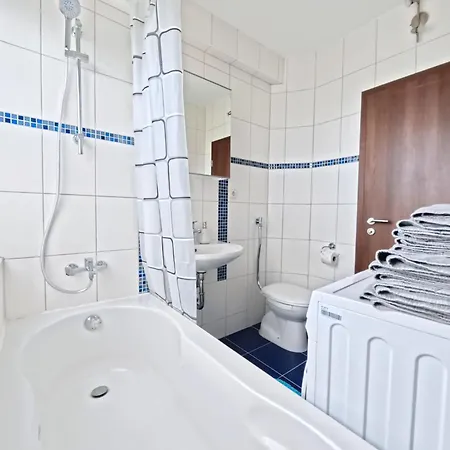 Gemuetliche Staedtnaehe Mit Netflix Und Stellplatz Apartman